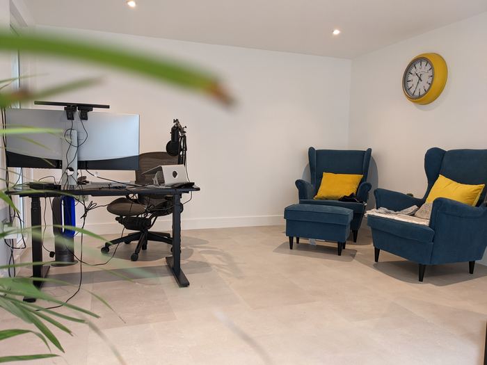 Garden office with reading corner