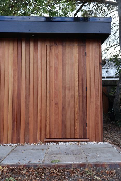 The flush door, closed
